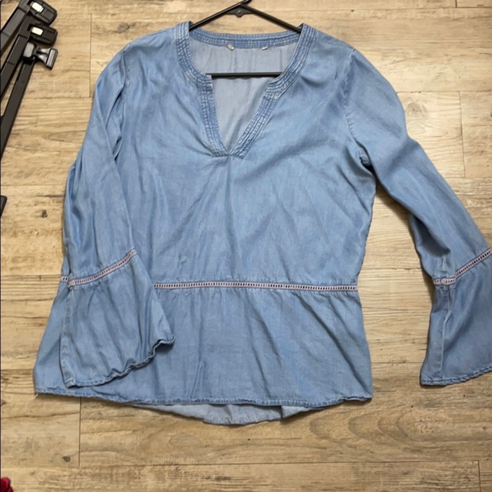 Bell bottom sleeve